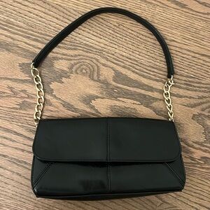 Black shoulder bag